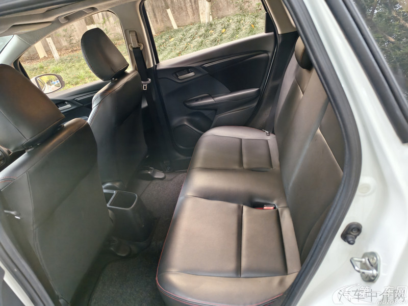 本田飞度 2018款 1.5L 自动 5门5座两厢车 舒适天窗型 (国Ⅴ) 