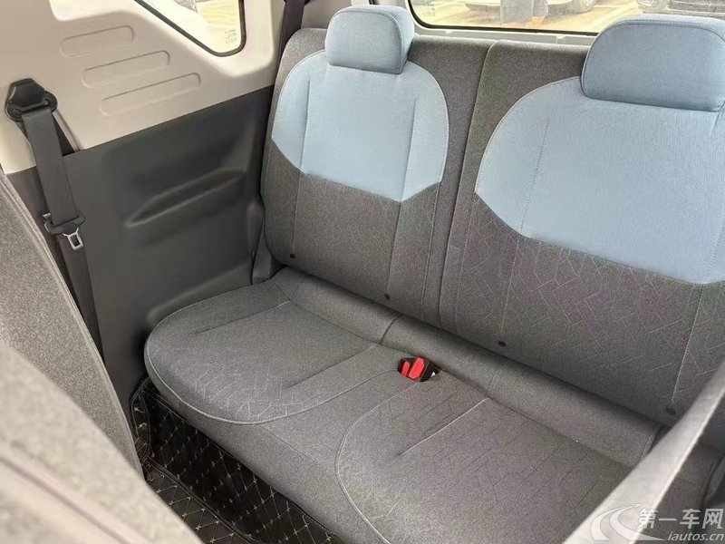 吉利熊猫mini 2023款 0.0T 自动 小黄鸭限定版幸运吖 