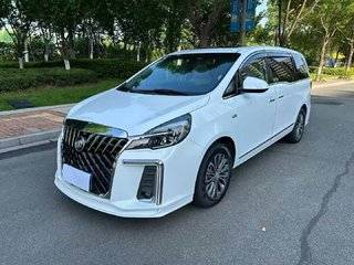 别克GL8 陆上公务舱 2.0T 自动 652T豪华型 