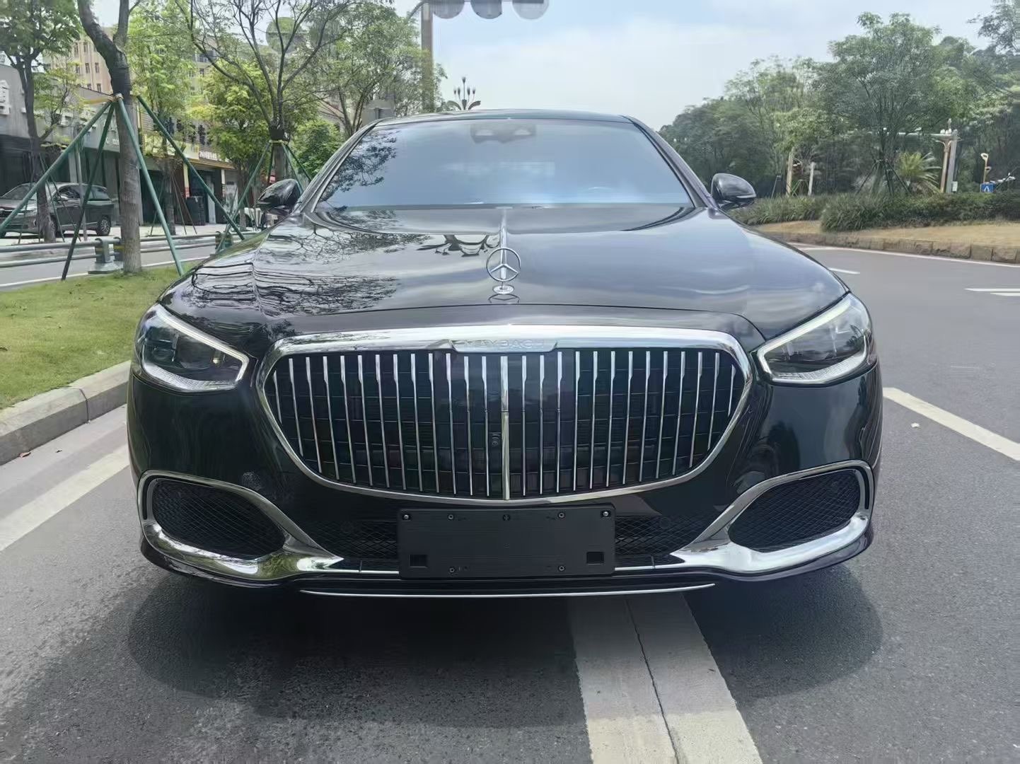 奔驰迈巴赫S级 S580 [进口] 2023款 4.0T 自动 加规版平行进口价格0万