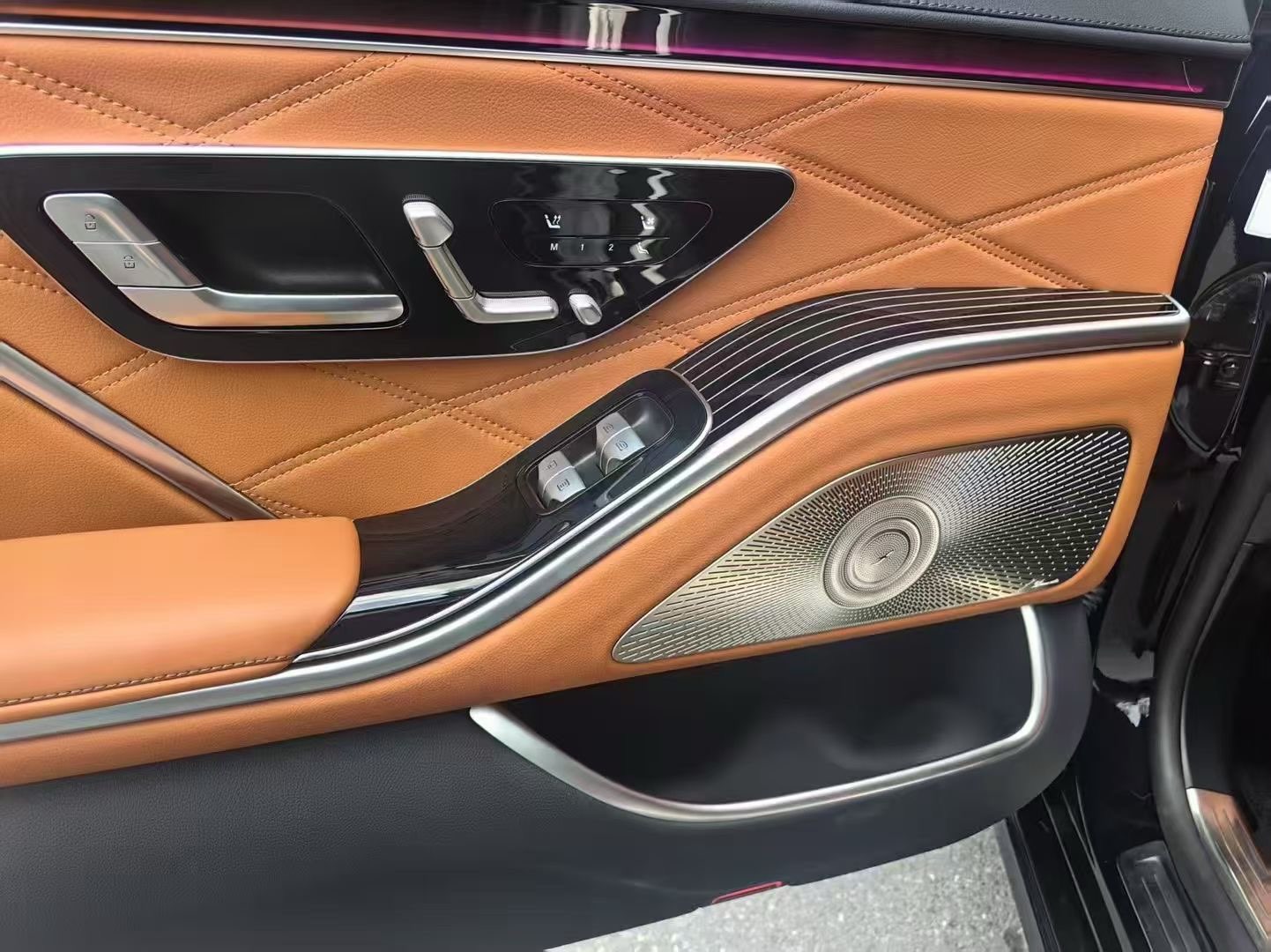 奔驰迈巴赫S级 S580 [进口] 2023款 4.0T 自动 加规版平行进口价格0万 