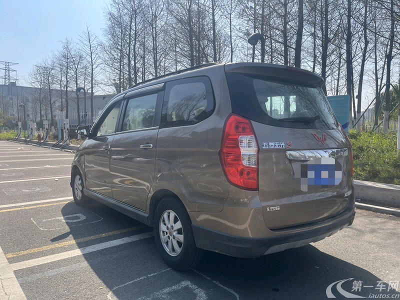 五菱宏光 S 2014款 1.5L 手动 7座 豪华型 