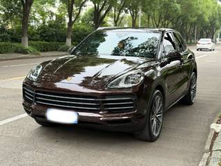 保时捷Cayenne 3.0T 自动 标准型墨规版平行进口 