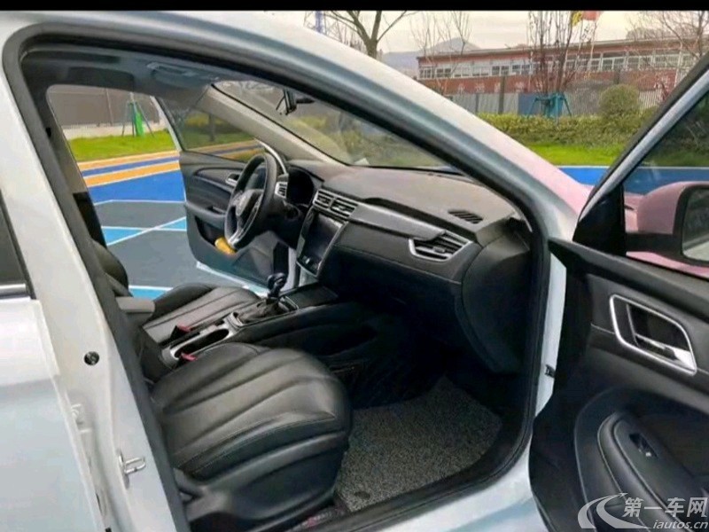 荣威i5 2019款 1.5L 自动 4G互联领豪版 (国Ⅵ) 