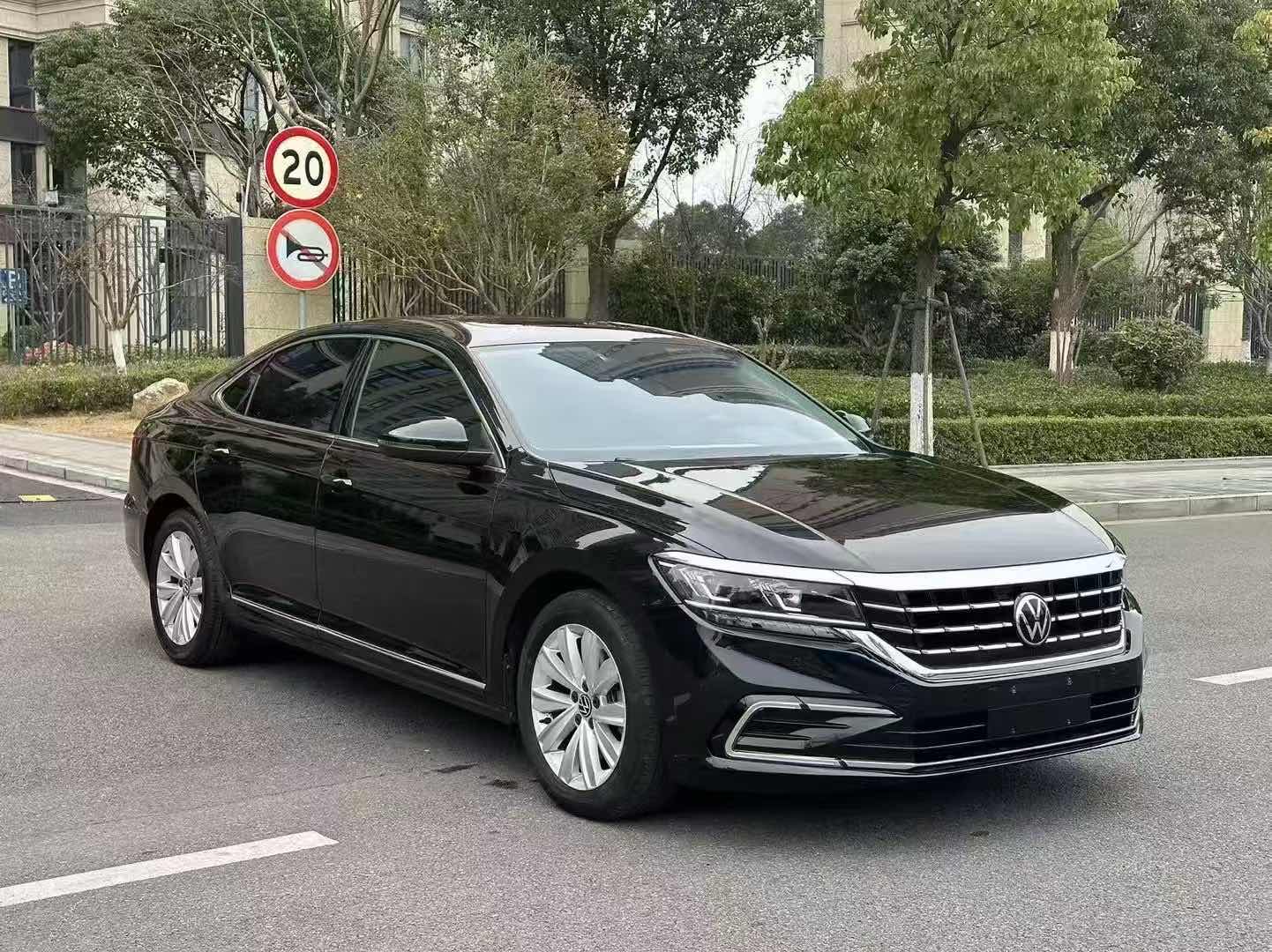 大众帕萨特 2021款 2.0T 自动 汽油 330TSI尊贵版 价格0万 