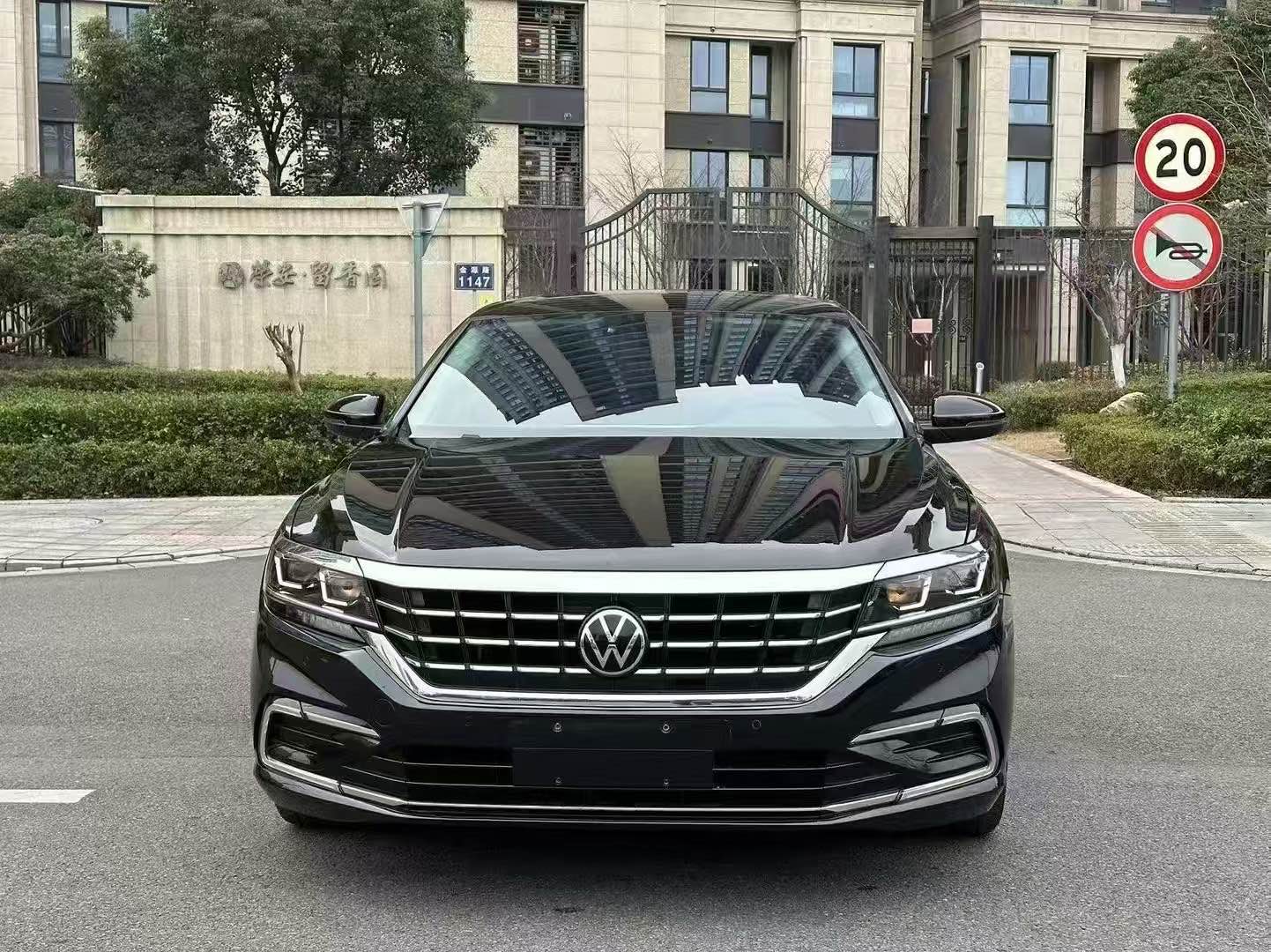 大众帕萨特 2021款 2.0T 自动 汽油 330TSI尊贵版 价格0万 