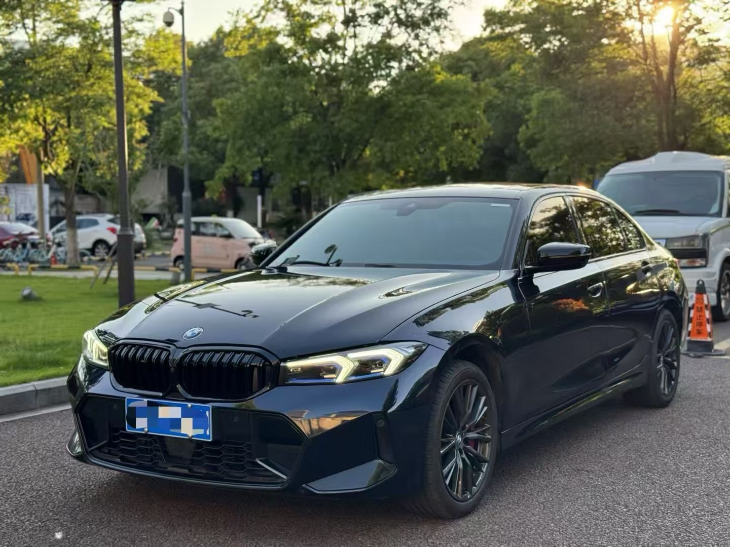 宝马3系 330Li 2023款 2.0T 自动 汽油 M运动曜夜套装 价格0万 