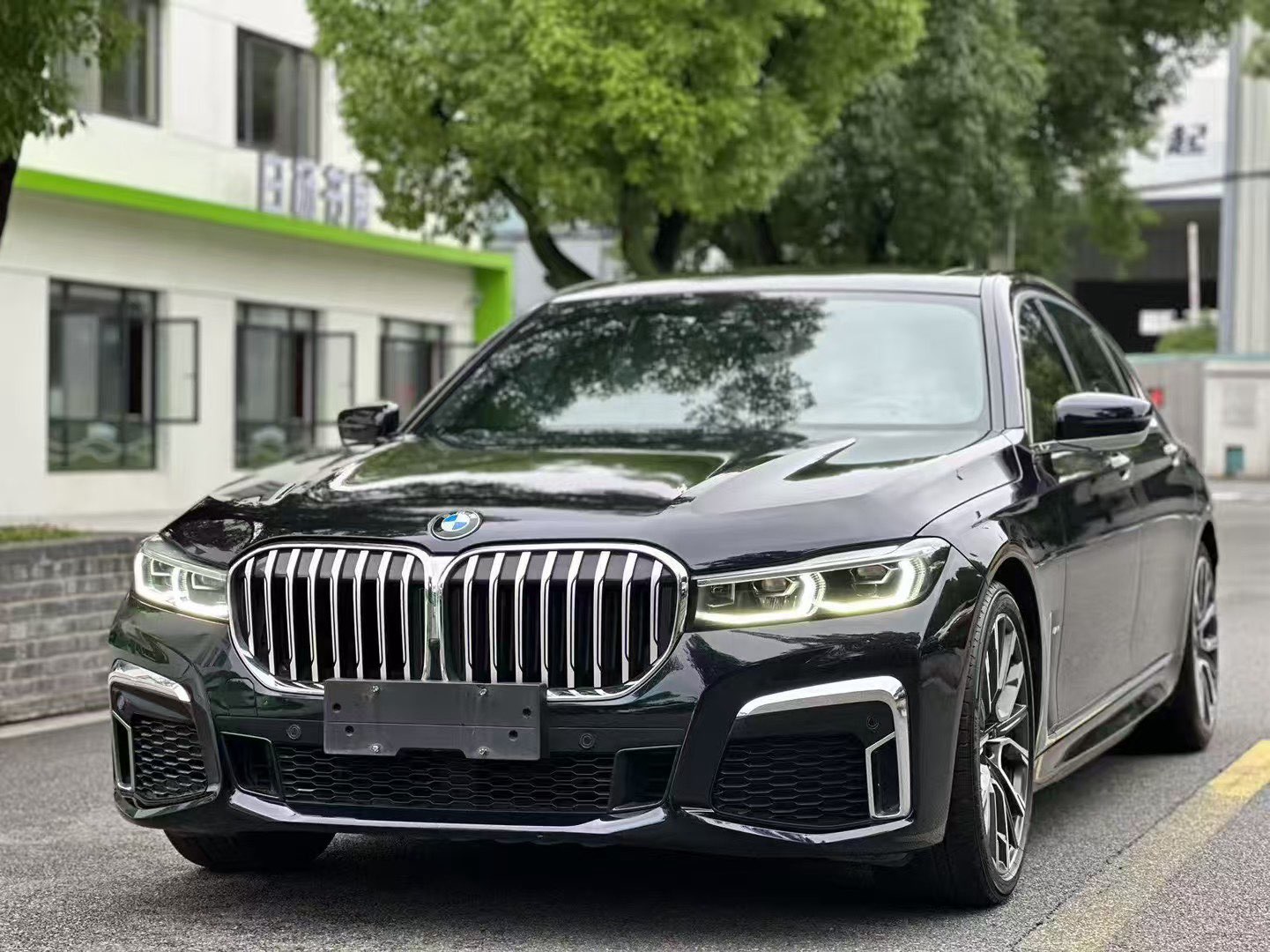宝马7系 740Li [进口] 2019款 3.0T 自动 汽油 改款行政型M运动套装价格0万