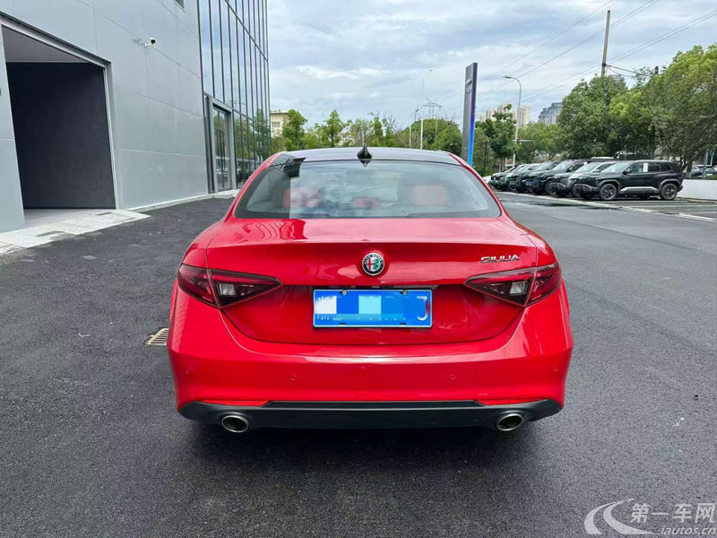 阿尔法罗密欧Giulia [进口] 2019款 2.0T 自动 豪华版 