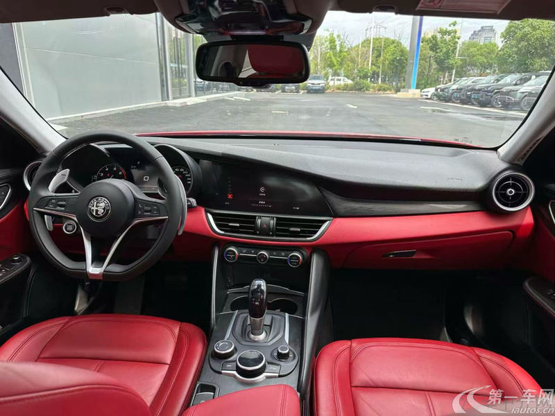 阿尔法罗密欧Giulia [进口] 2019款 2.0T 自动 豪华版 
