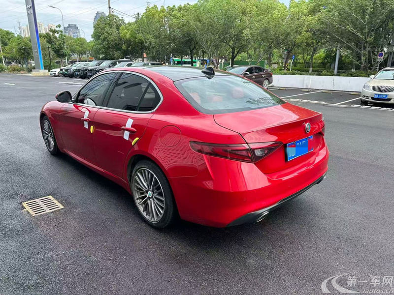 阿尔法罗密欧Giulia [进口] 2019款 2.0T 自动 豪华版 