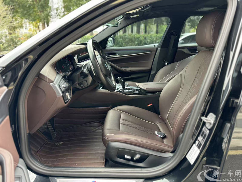 宝马5系 530Li 2023款 2.0T 自动 汽油 xDrive-M运动套装 (国Ⅵ) 