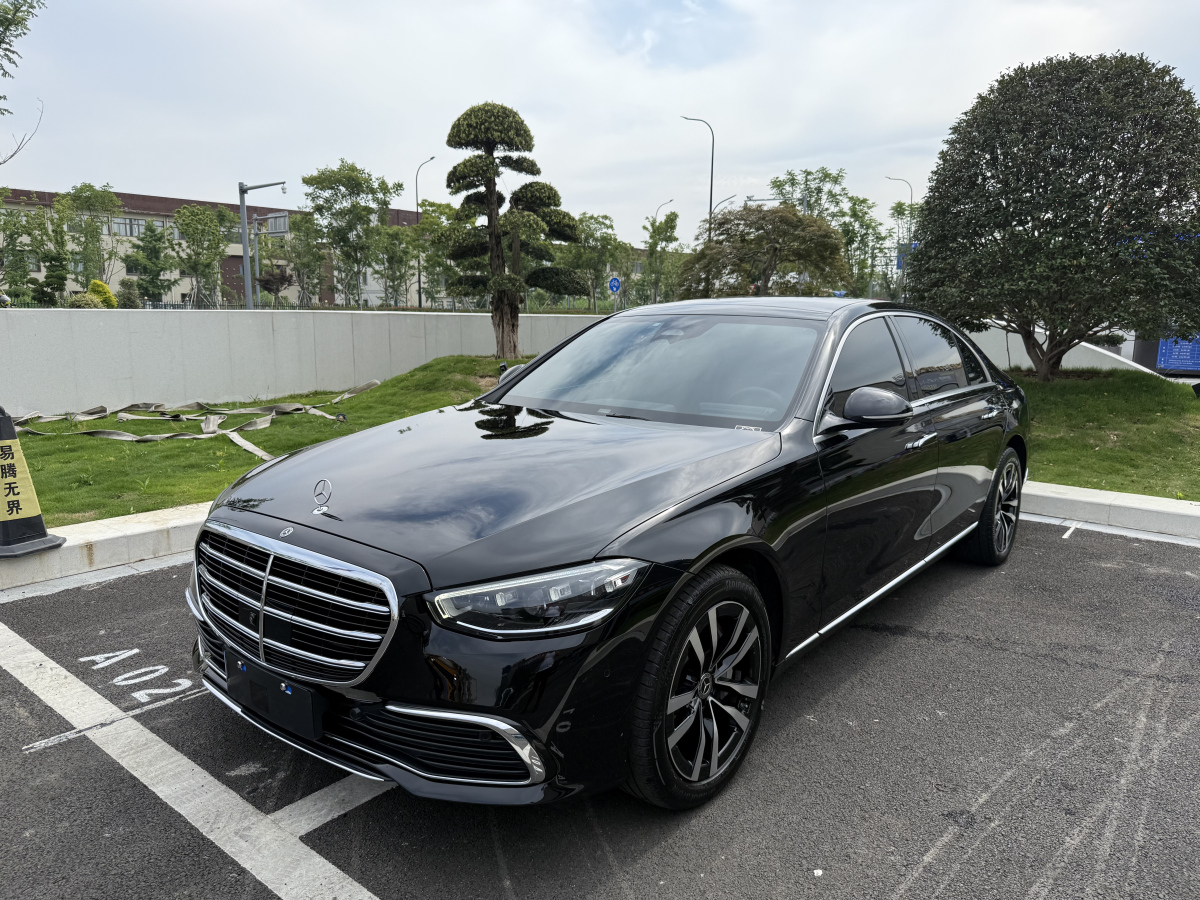 奔驰S级 S400L [进口] 2023款 2.5T 自动 汽油 豪华型 价格0万 