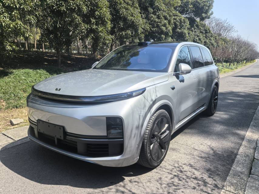 理想L9 2025款 1.5T 自动 Ultra智能焕新版 价格0万