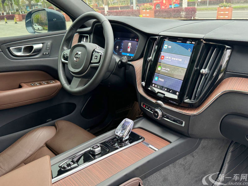 沃尔沃XC60 B5 2024款 2.0T 自动 智远豪华版 (国Ⅵ) 
