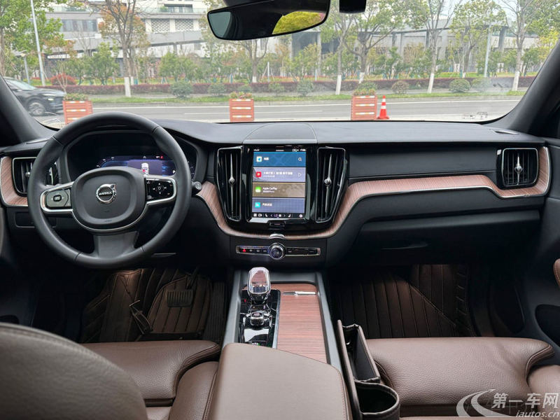 沃尔沃XC60 B5 2024款 2.0T 自动 智远豪华版 (国Ⅵ) 