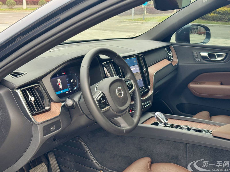 沃尔沃XC60 B5 2024款 2.0T 自动 智远豪华版 (国Ⅵ) 