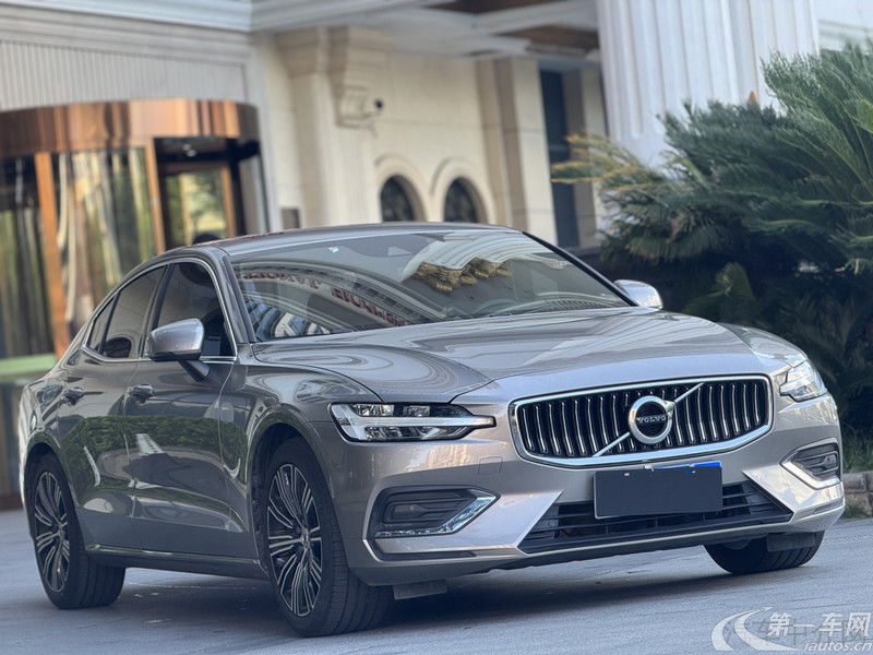 沃尔沃S60 B4 2022款 2.0T 自动 智远豪华版 (国Ⅵ) 