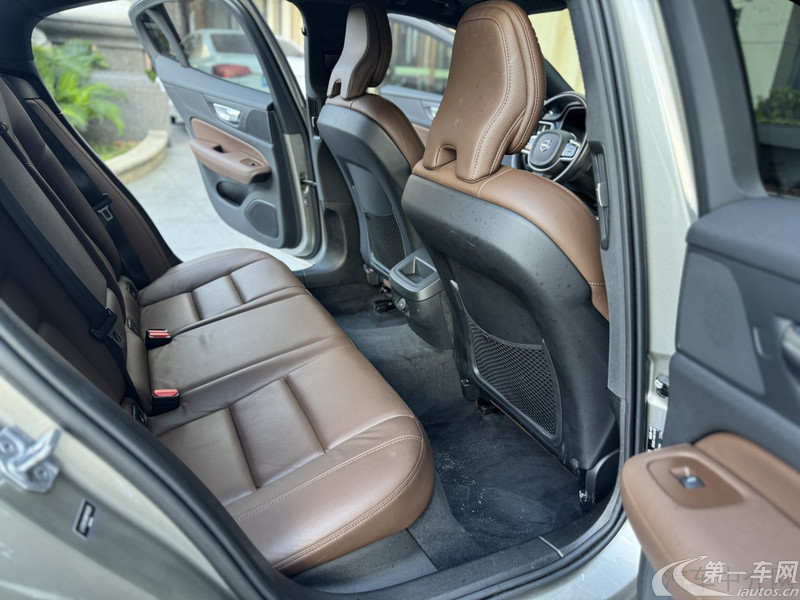 沃尔沃S60 B4 2022款 2.0T 自动 智远豪华版 (国Ⅵ) 