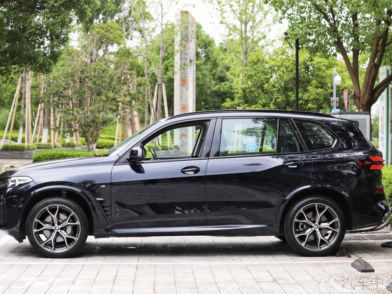 宝马X5 xDrive30Li 2023款 2.0T 自动 尊享型M运动曜夜套装 (国Ⅵ) 