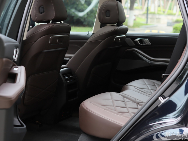宝马X5 xDrive30Li 2023款 2.0T 自动 尊享型M运动曜夜套装 (国Ⅵ) 
