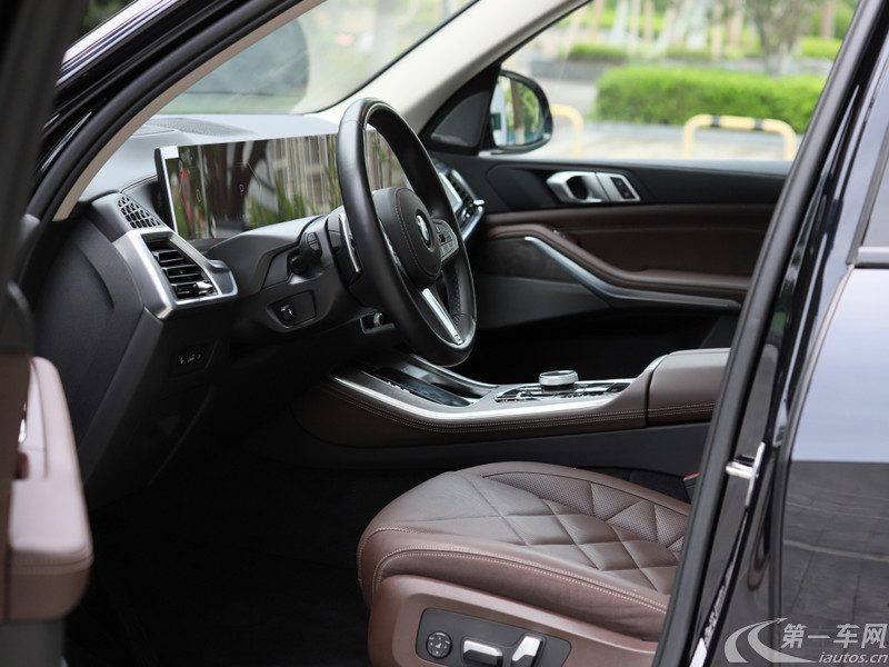 宝马X5 xDrive30Li 2023款 2.0T 自动 尊享型M运动曜夜套装 (国Ⅵ) 