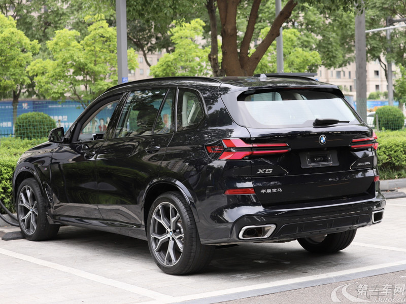 宝马X5 xDrive30Li 2023款 2.0T 自动 尊享型M运动曜夜套装 (国Ⅵ) 