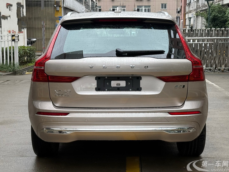 沃尔沃XC60 B5 2024款 2.0T 自动 智逸豪华版 (国Ⅵ) 