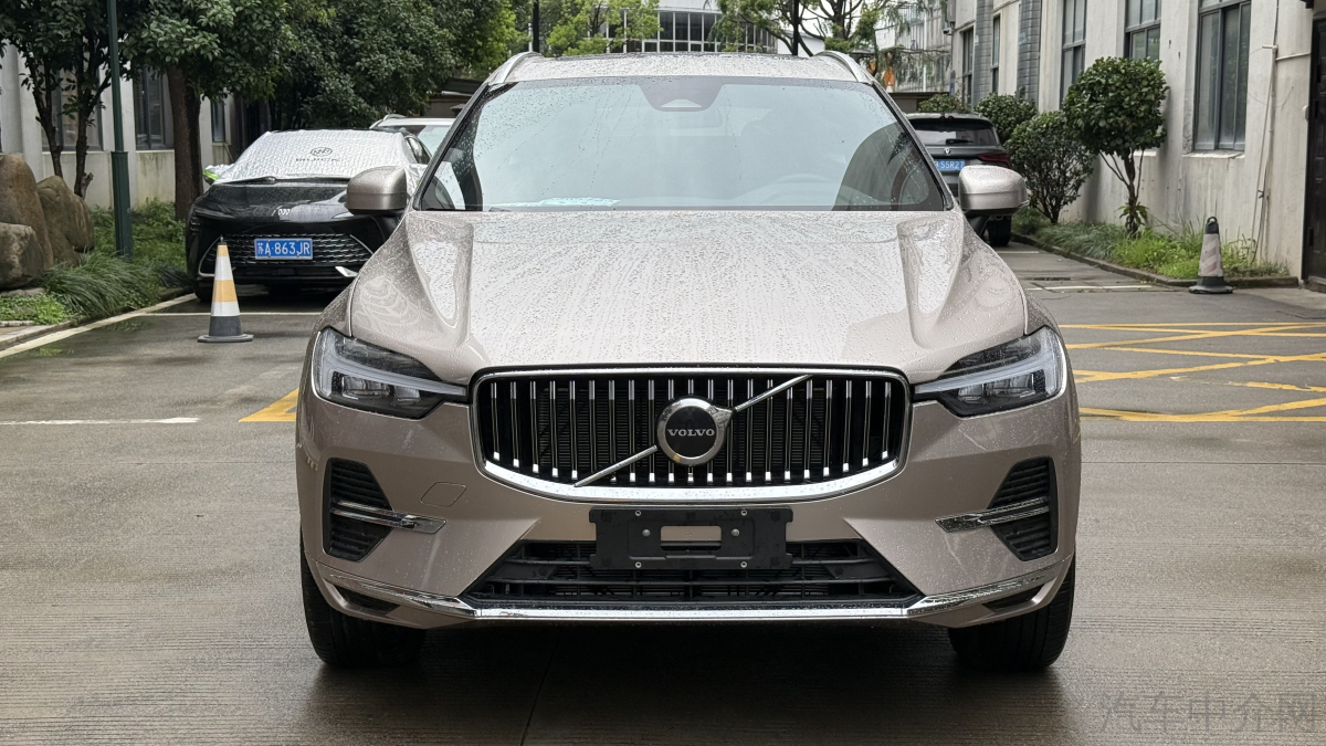 沃尔沃XC60 B5 2024款 2.0T 自动 智逸豪华版 价格0万 