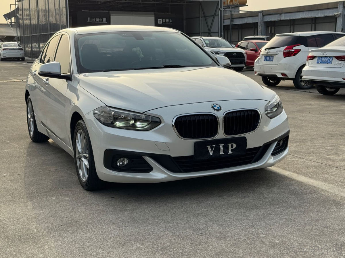 宝马1系 118i 2018款 1.5T 自动 时尚型 价格0万 