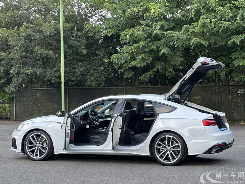 奥迪A5掀背 45TFSI [进口] 2021款 2.0T 自动 汽油 臻选动感型 