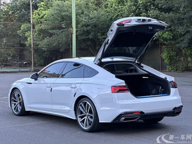 奥迪A5掀背 45TFSI [进口] 2021款 2.0T 自动 汽油 臻选动感型 