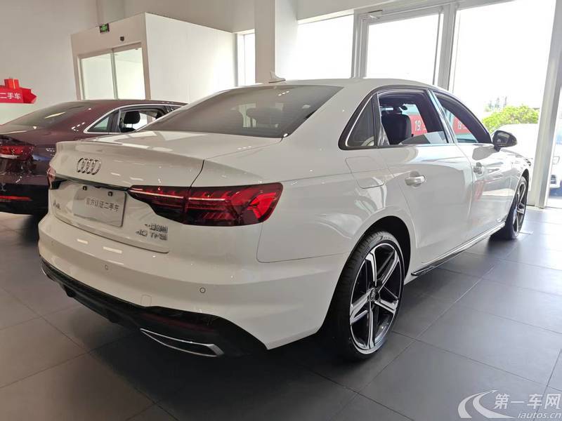 奥迪A4L 2024款 2.0T 自动 豪华动感型 (国Ⅵ) 
