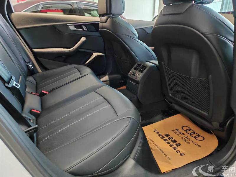 奥迪A4L 2024款 2.0T 自动 豪华动感型 (国Ⅵ) 