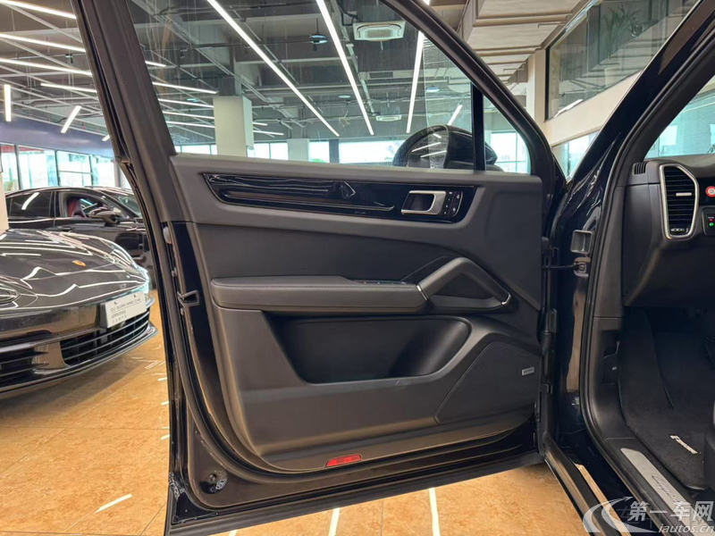 保时捷Cayenne [进口] 2022款 3.0T 自动 四驱 汽油 铂金版 