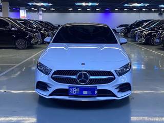 奔驰A级 A200L 1.3T 自动 运动轿车动感型 