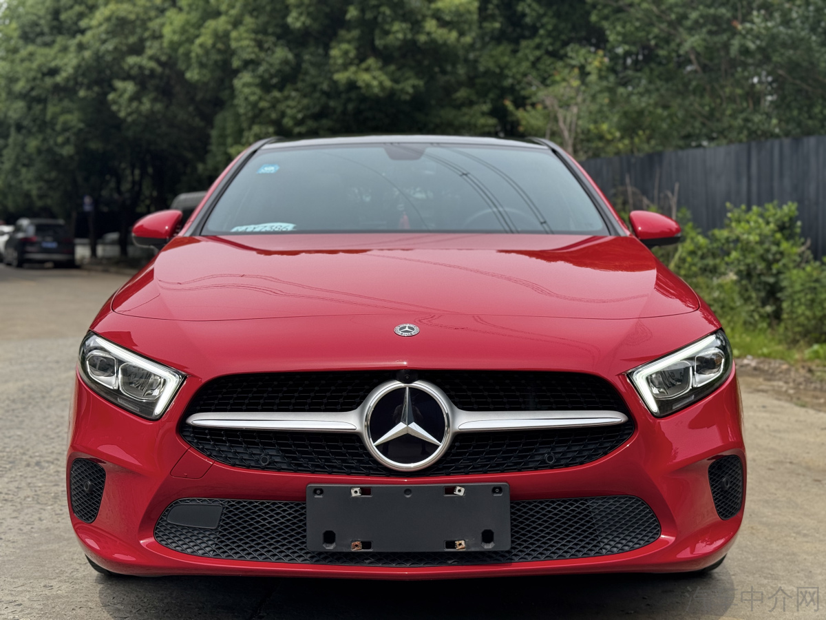 奔驰A级 A200 [进口] 2019款 1.3T 自动 汽油 动感型价格0万