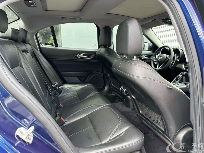 阿尔法罗密欧Giulia [进口] 2019款 2.0T 自动 豪华版 