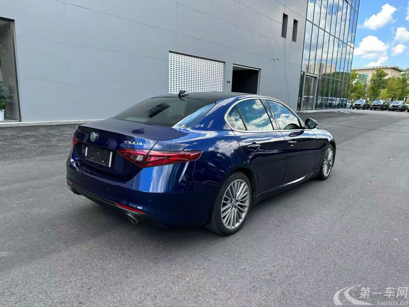 阿尔法罗密欧Giulia [进口] 2019款 2.0T 自动 豪华版 