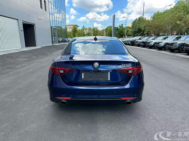 阿尔法罗密欧Giulia [进口] 2019款 2.0T 自动 豪华版 