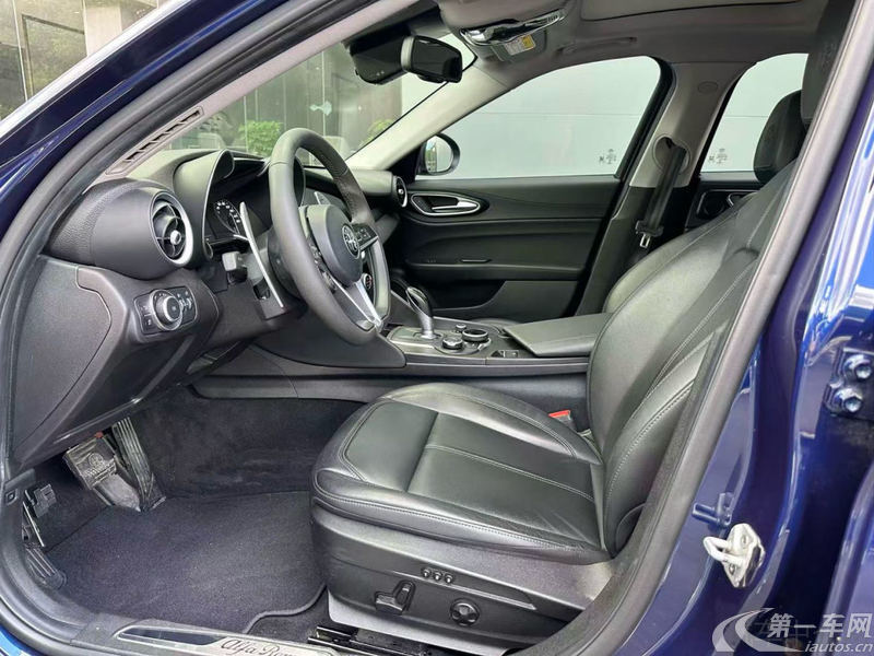 阿尔法罗密欧Giulia [进口] 2019款 2.0T 自动 豪华版 