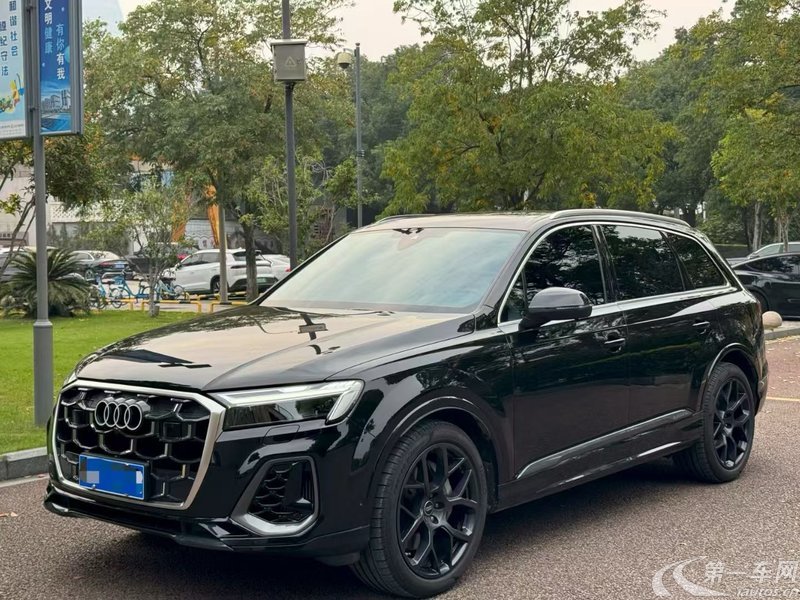 奥迪Q7 55TFSI [进口] 2025款 3.0T 自动 quattro-S-line运动型 