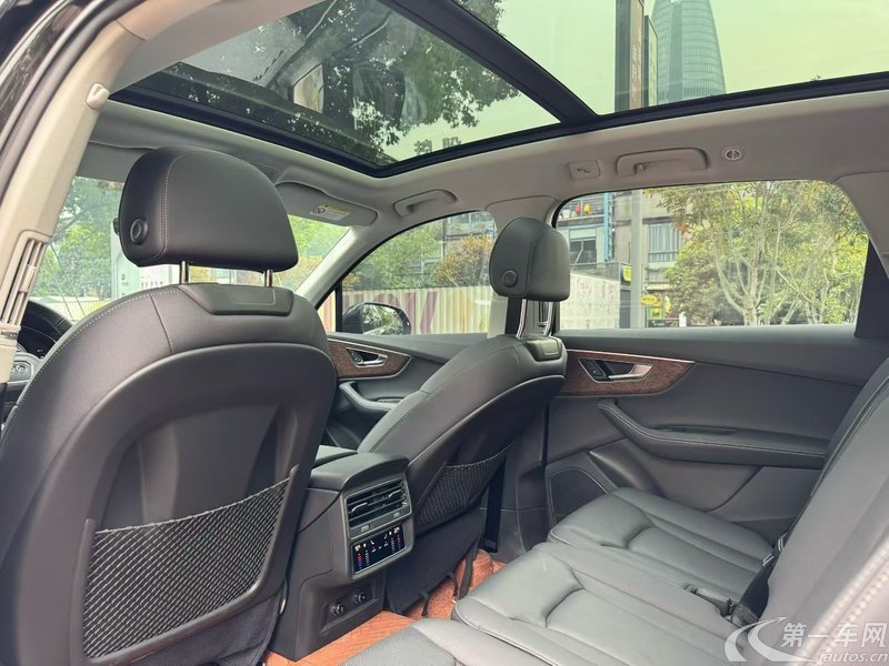 奥迪Q7 55TFSI [进口] 2025款 3.0T 自动 quattro-S-line运动型 