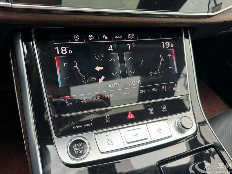 奥迪Q7 55TFSI [进口] 2025款 3.0T 自动 quattro-S-line运动型 