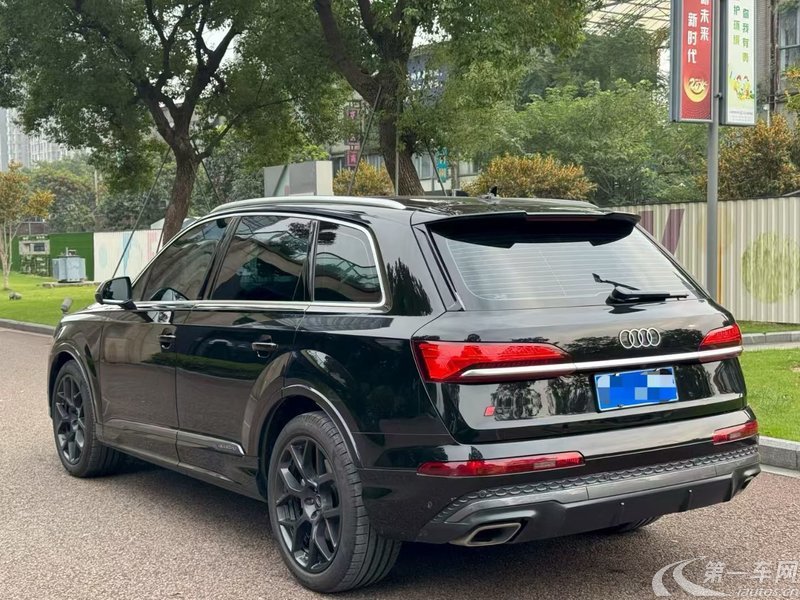 奥迪Q7 55TFSI [进口] 2025款 3.0T 自动 quattro-S-line运动型 