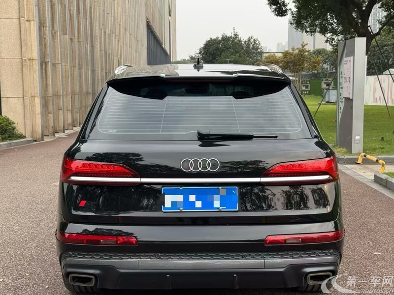 奥迪Q7 55TFSI [进口] 2025款 3.0T 自动 quattro-S-line运动型 
