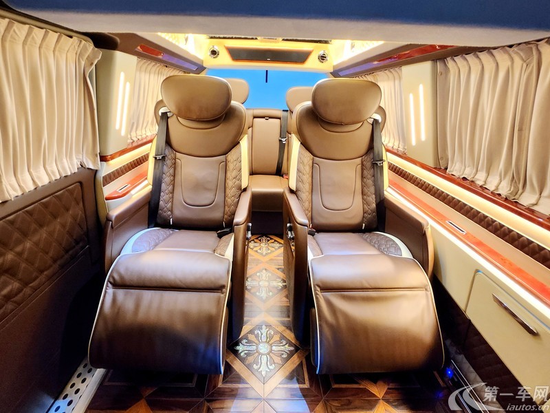 大众凯路威 [进口] 2018款 2.0T 自动 7座 汽油 豪华版 