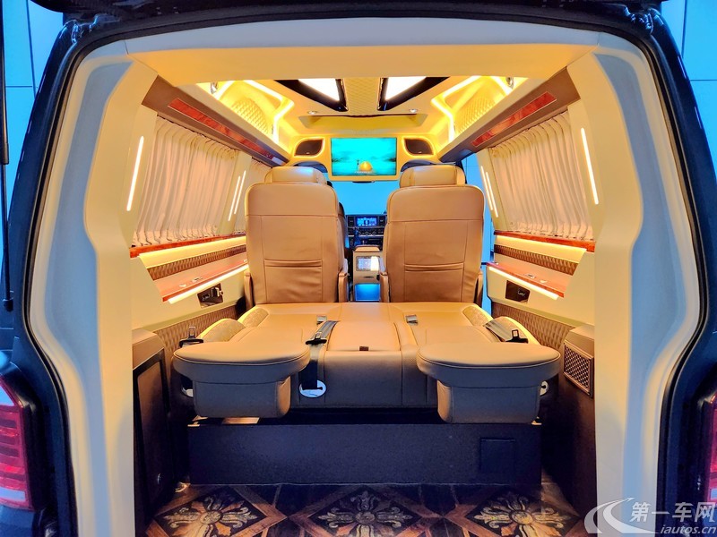 大众凯路威 [进口] 2018款 2.0T 自动 7座 汽油 豪华版 