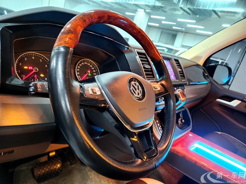 大众凯路威 [进口] 2018款 2.0T 自动 7座 汽油 豪华版 