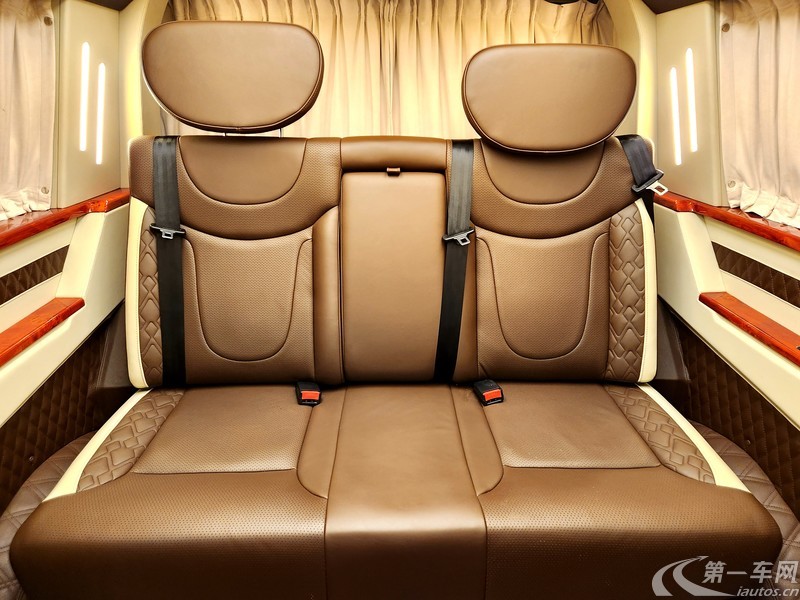 大众凯路威 [进口] 2018款 2.0T 自动 7座 汽油 豪华版 